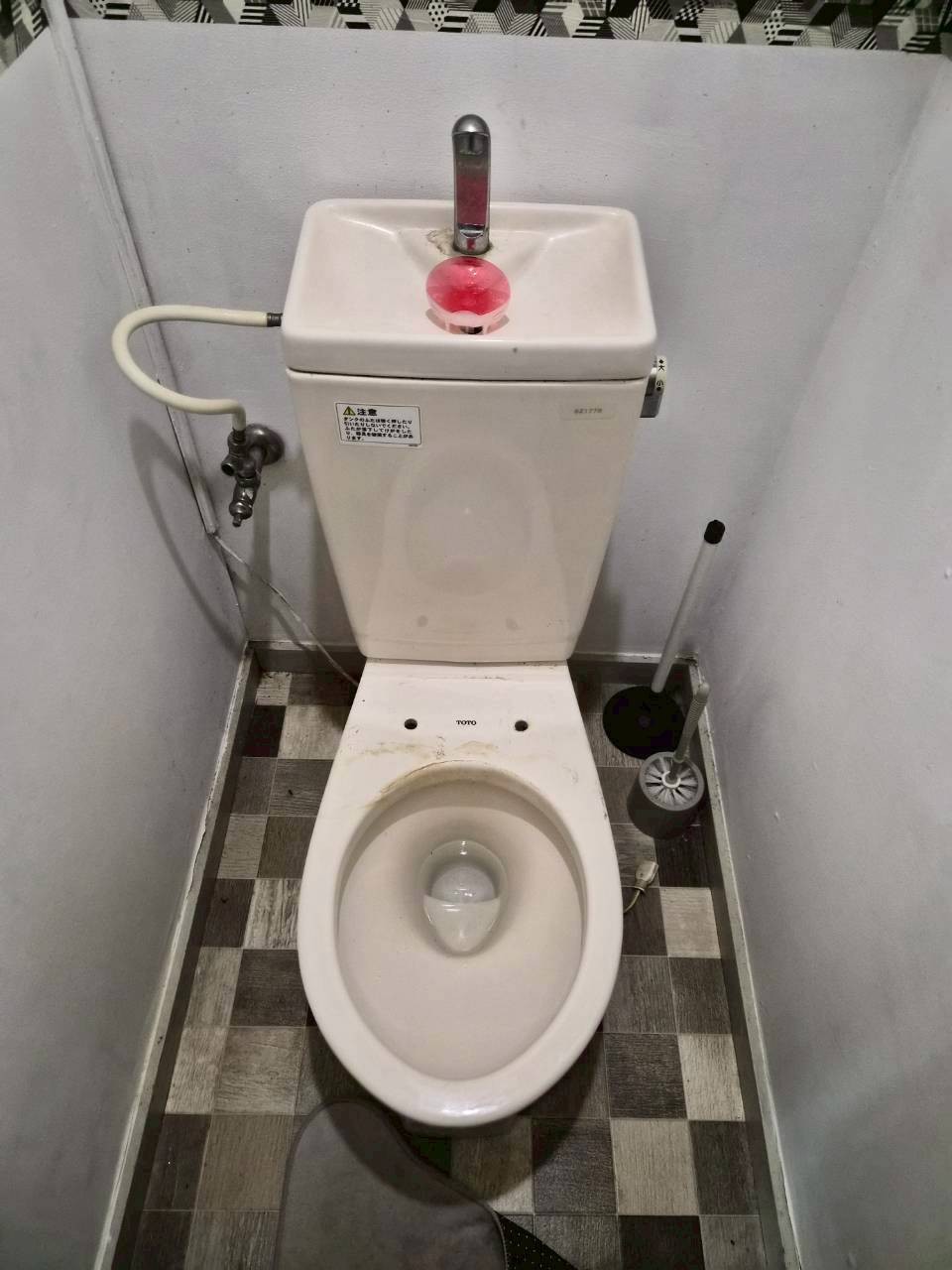 古い便座を外した状態